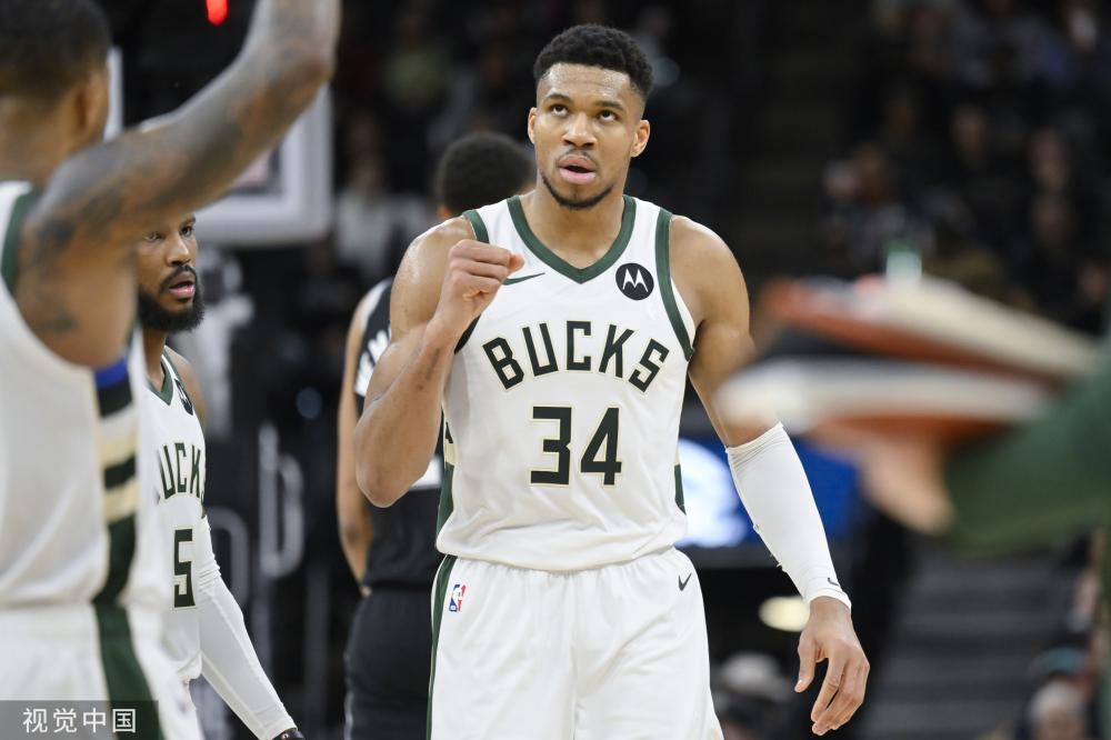 球场上具备 球场上具备